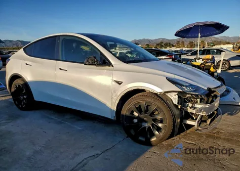 2023 Tesla Model Y z USA, uszkodzony, nr VIN 7SAYGDEE7PA116317